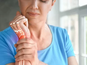 Mujer tratada con Apiterapia